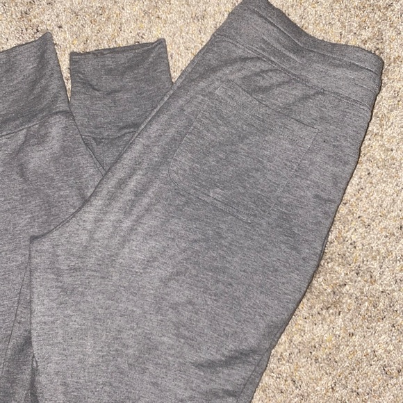 Fabletics joggers - Picture 3 of 3